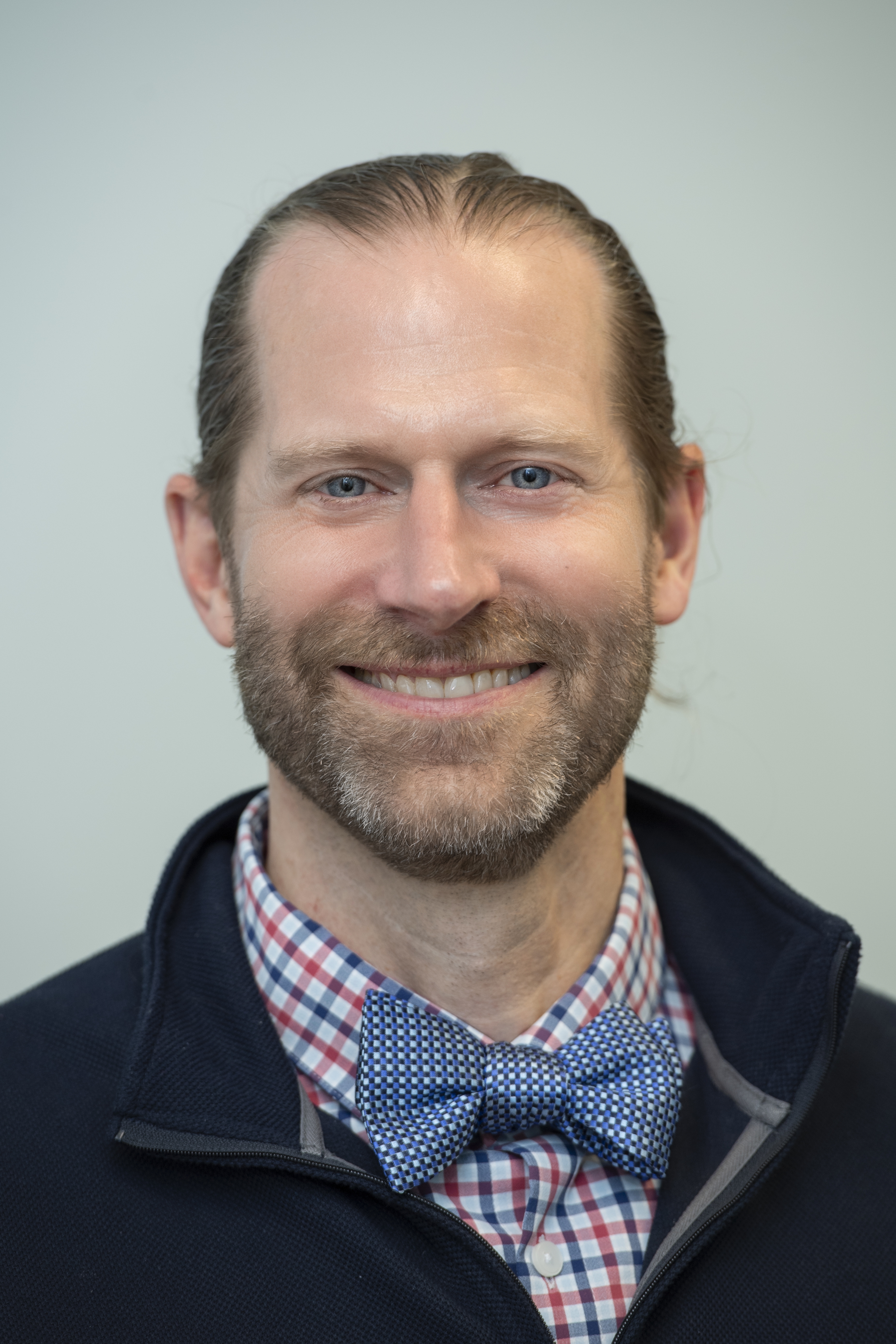 Head shot of Rob Neel.