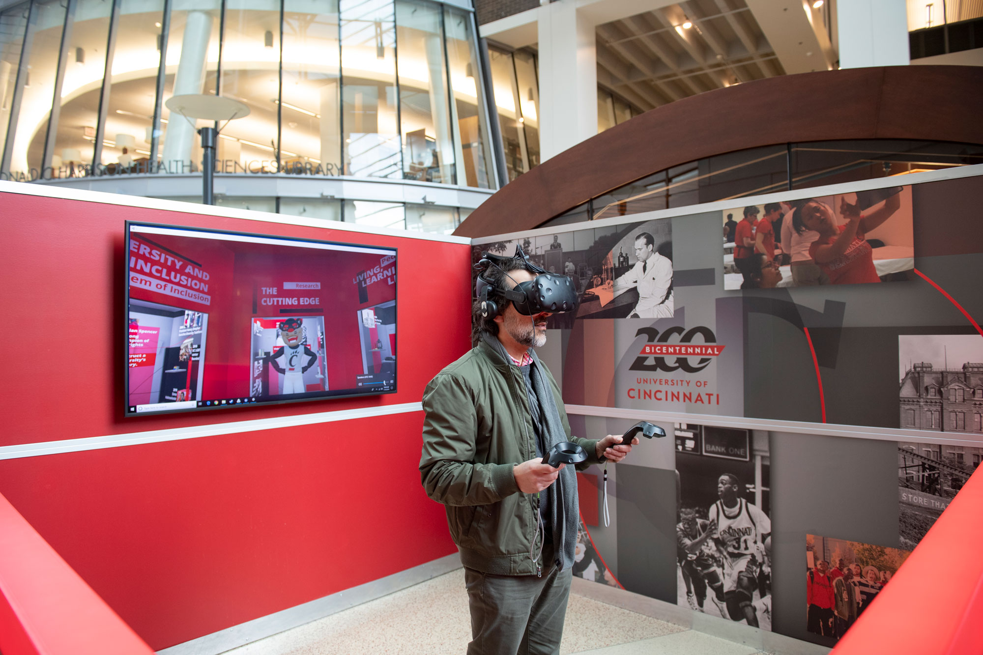 Visitors expore the Bicentennial VR Experience